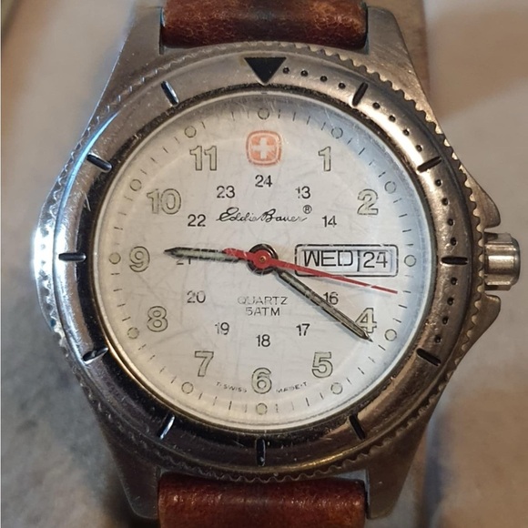 Eddie Bauer #3564 Small Swiss SILVER/White Leather Women's Watch - Picture 1 of 3